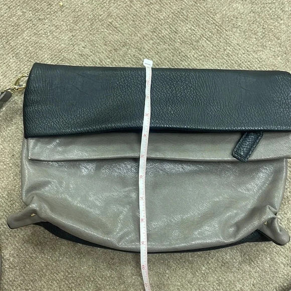 Black‎ & Gray Crossbody Purse - Picture 6 of 7
